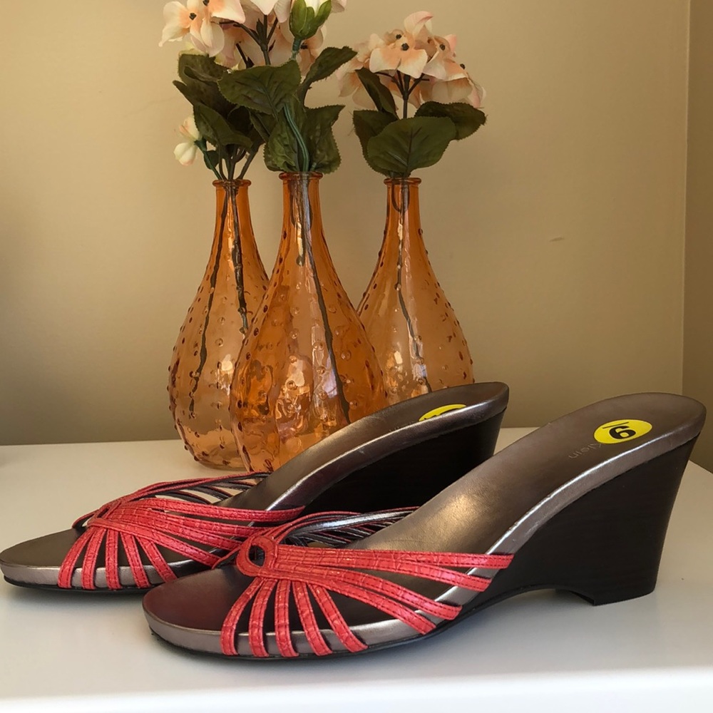 CALVIN KLEIN coral wedges Size 9 Mix with patterns
